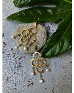 PITANE PEARL SYMBOL EARRINGS