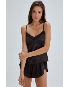 strap shorts set of black frames