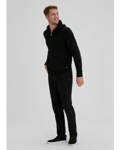male black sweatpants