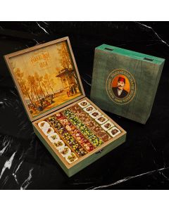 حافظ مصطفى المميز مزيج الحلوى التركية (صندوق خشبي أخضر)