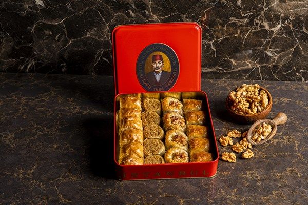 Hafız Mustafa, Mixed Walnut Baklava (Small Box)