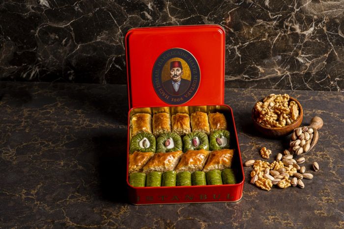 Hafız Mustafa, Mixed Baklava with Pistachio and Walnut (Small Box)